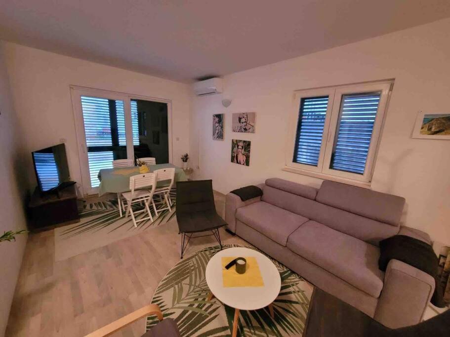 2 Bedroom On The Coast Of The Adriatic! Watermelon *